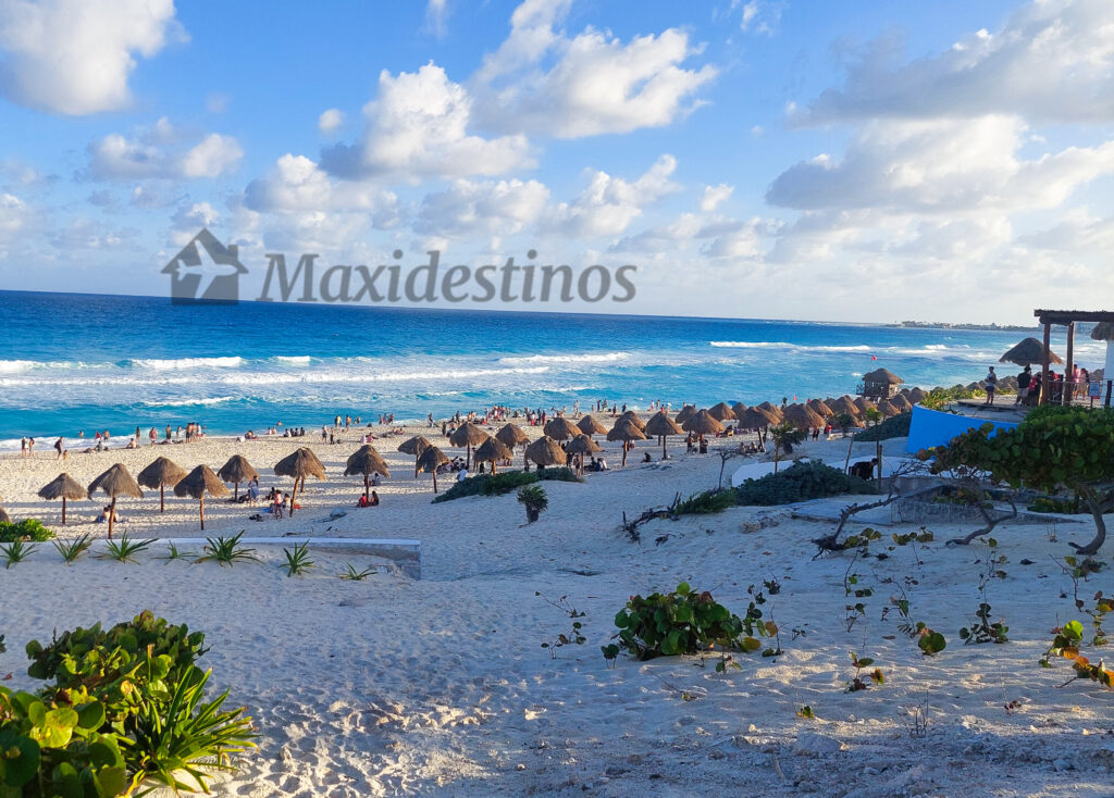 playa-delfines-cancun