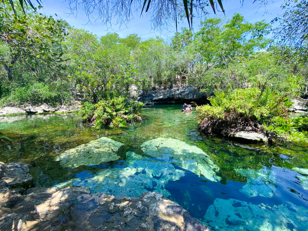 cenote-azul